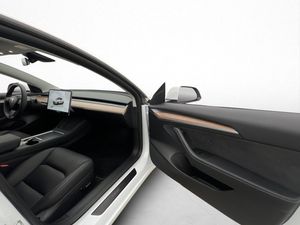 Tesla Model 3 bild 34
