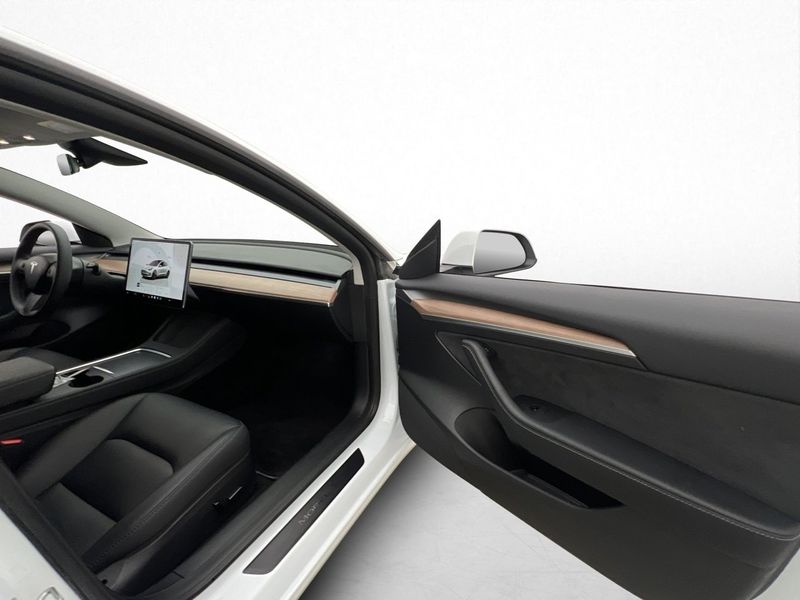 Tesla Model 3 bild 34