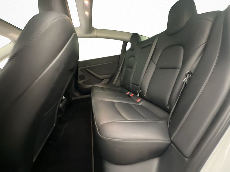 Tesla Model 3 bild 23