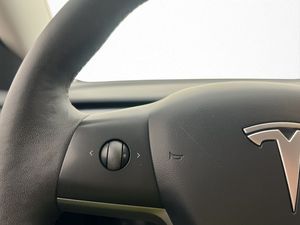 Tesla Model 3 bild 25