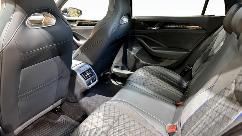 Volkswagen Passat bild 12