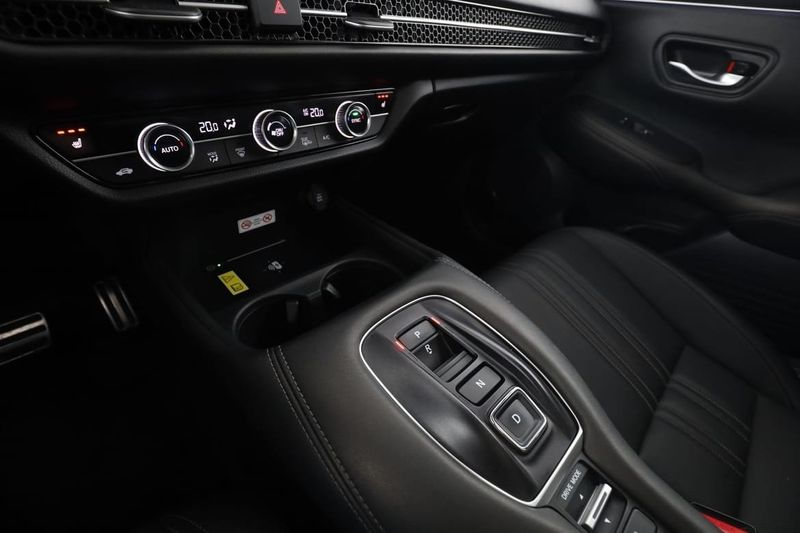 Honda ZR-V bild 25