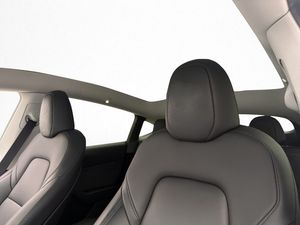Tesla Model Y bild 17