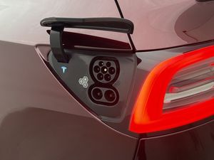 Tesla Model Y bild 31