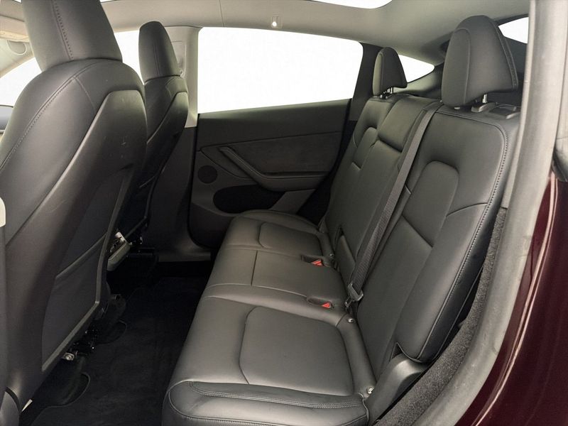 Tesla Model Y bild 14