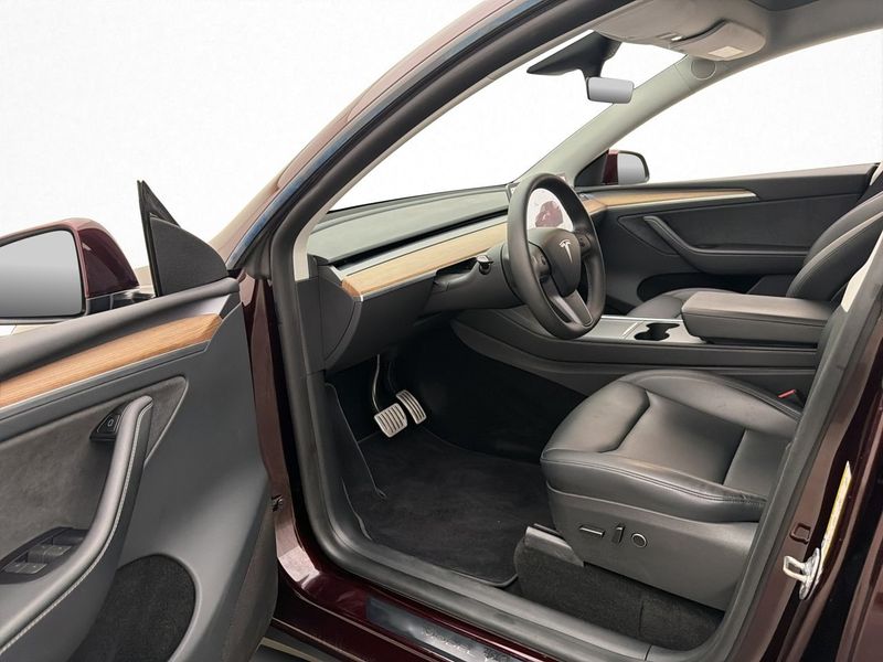 Tesla Model Y bild 16