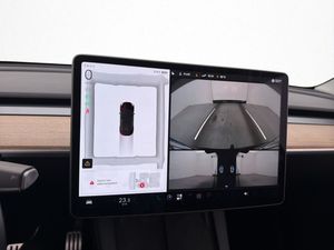 Tesla Model Y bild 30
