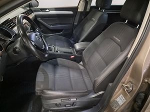 Volkswagen Passat bild 9