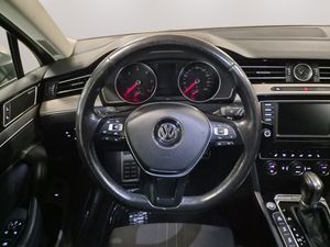 Volkswagen Passat bild 15