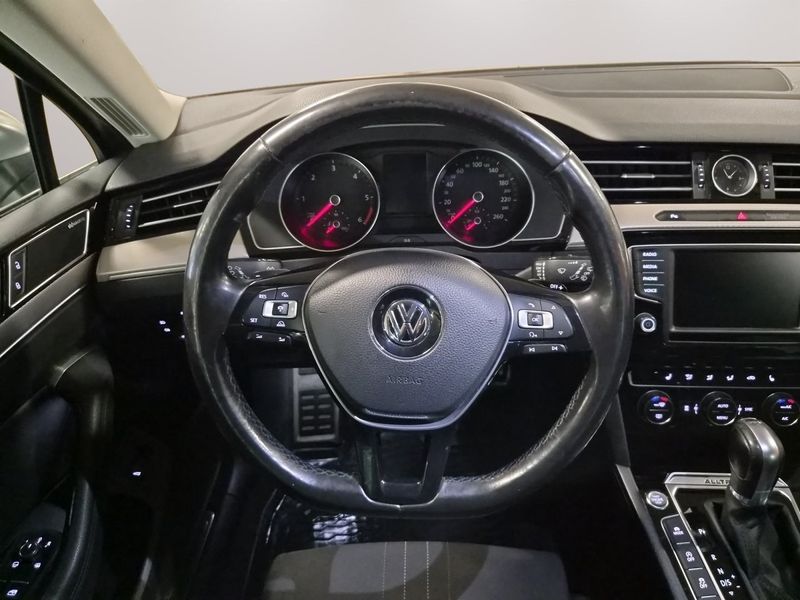 Volkswagen Passat bild 15