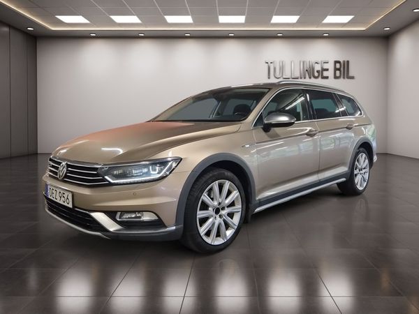Volkswagen Passat Alltrack 2.0TDI 4M Executive Massage Dynaudio Elstolar Värm Drag - 2017