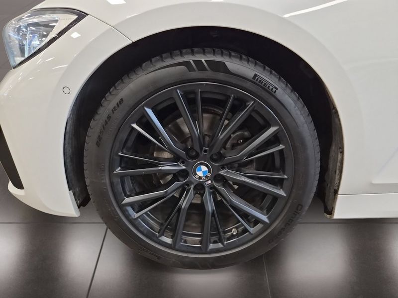 BMW 320 bild 9