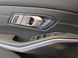 BMW 320 bild 20