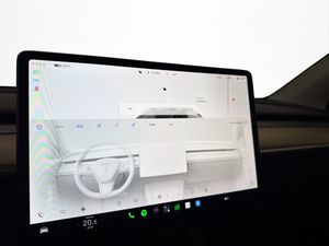 Tesla Model Y bild 26