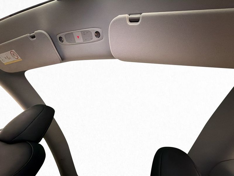 Tesla Model Y bild 22