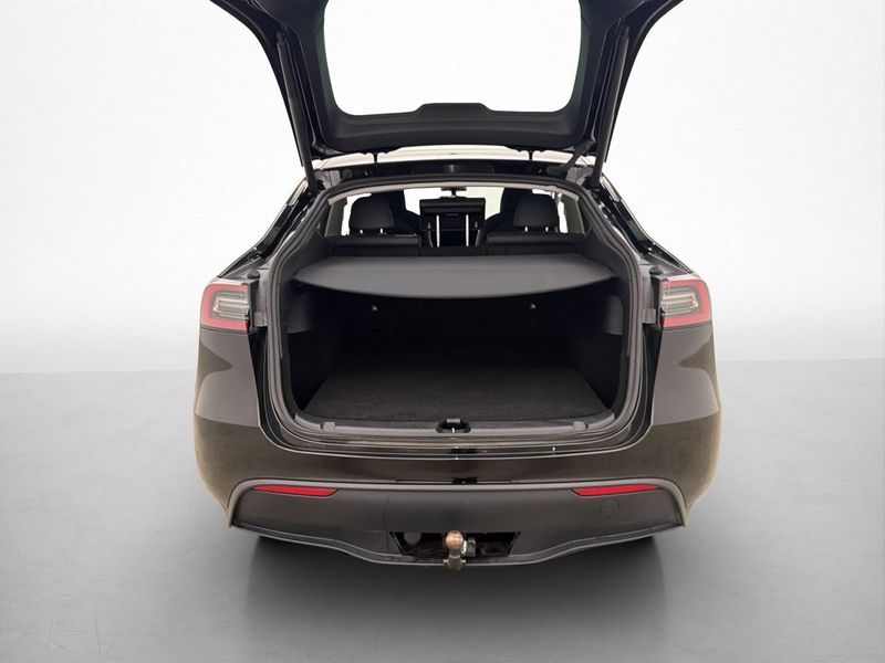 Tesla Model Y bild 18