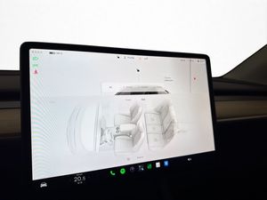 Tesla Model Y bild 27