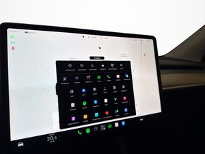 Tesla Model Y bild 28