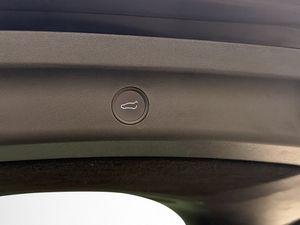 Tesla Model Y bild 31