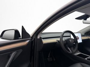 Tesla Model Y bild 12