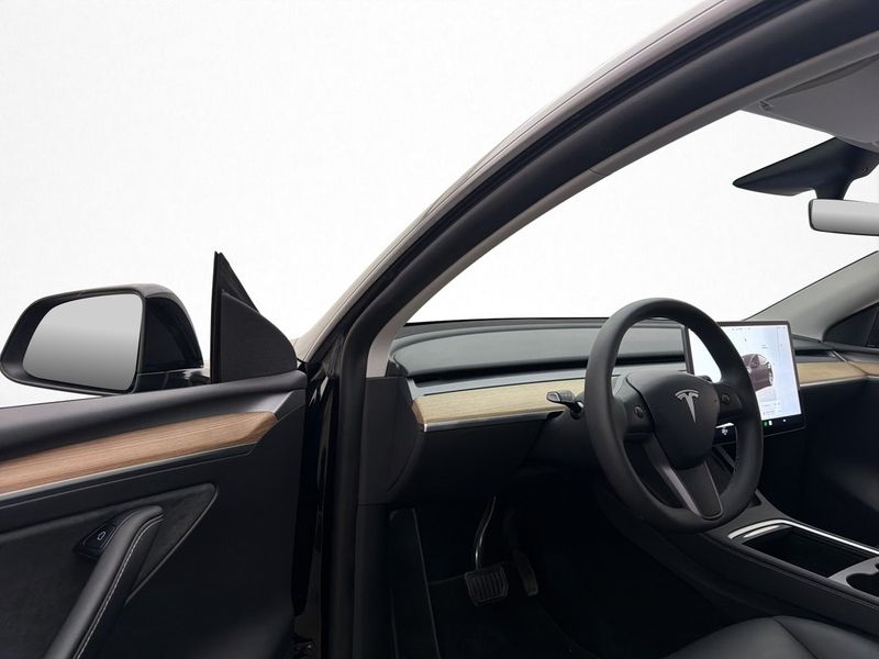 Tesla Model Y bild 12