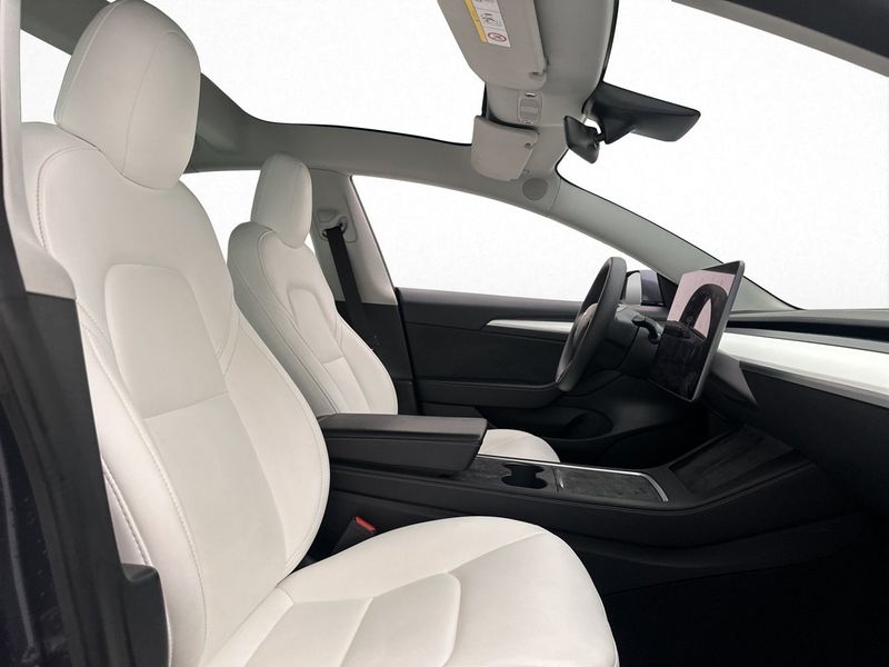 Tesla Model 3 bild 18