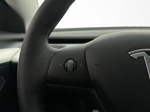Tesla Model 3 bild 30