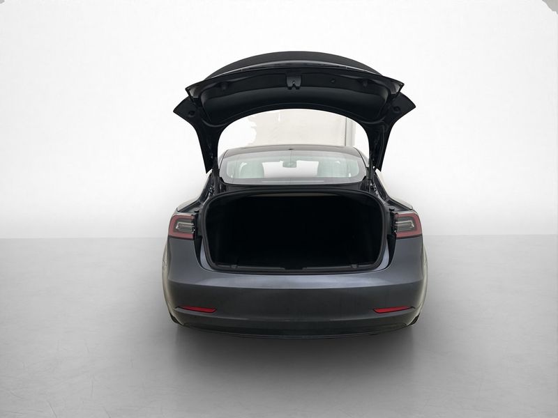 Tesla Model 3 bild 20
