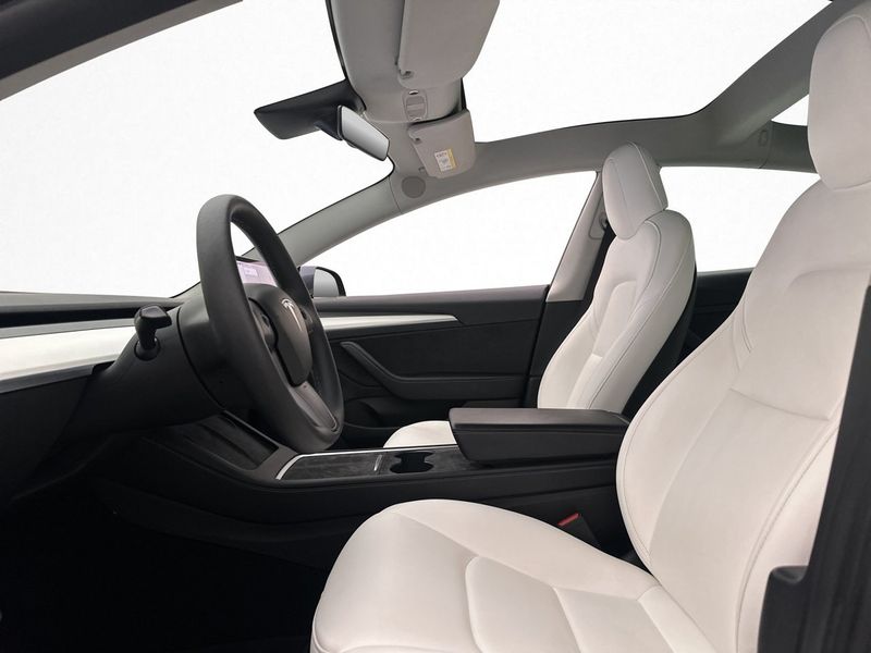 Tesla Model 3 bild 13