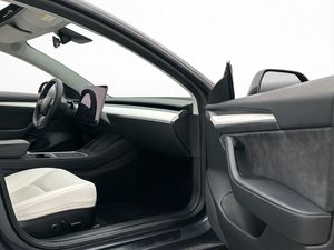 Tesla Model 3 bild 19