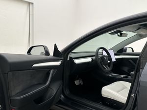Tesla Model 3 bild 12