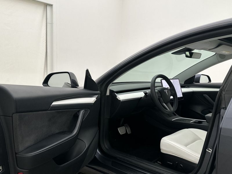 Tesla Model 3 bild 12