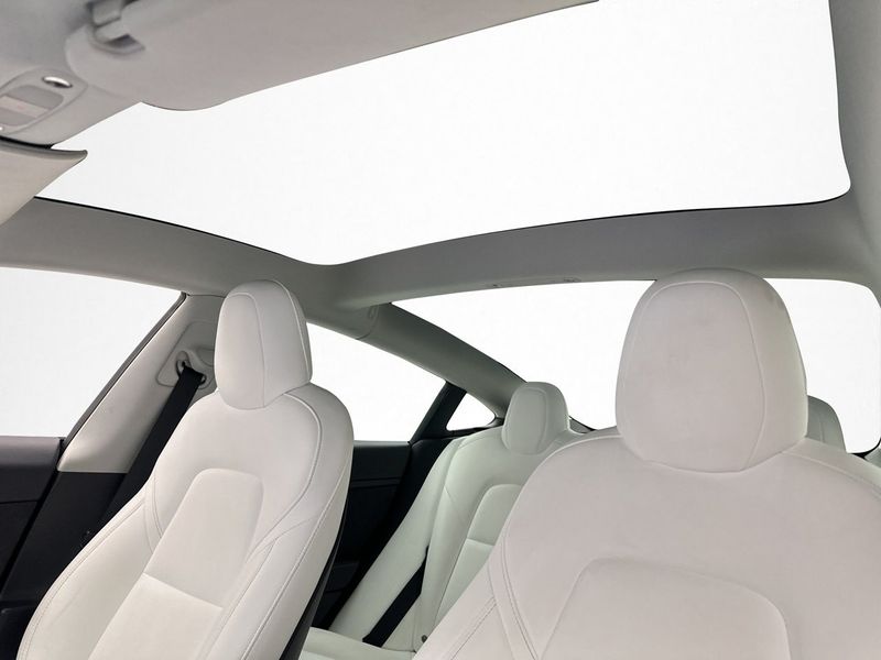 Tesla Model 3 bild 15
