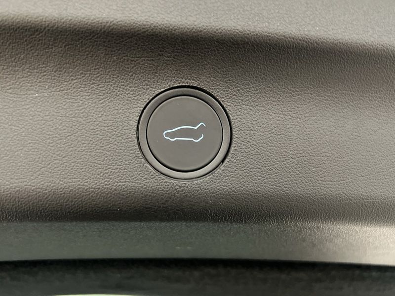 Tesla Model Y bild 22
