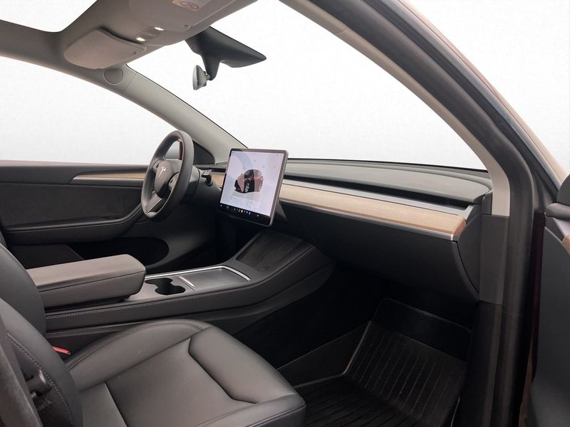 Tesla Model Y bild 19