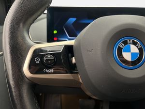 BMW iX bild 29