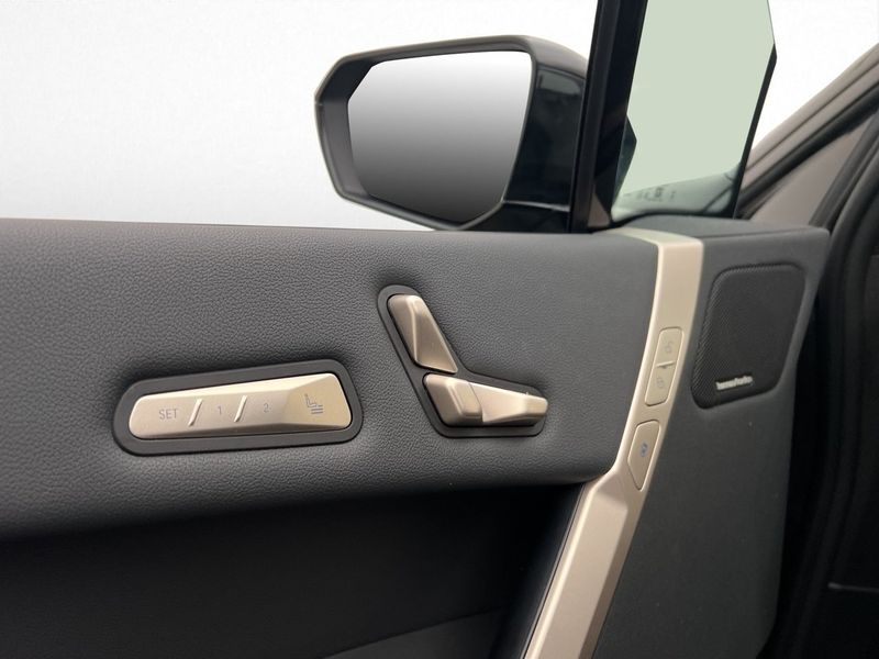 BMW iX bild 21