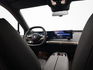 BMW iX bild 27