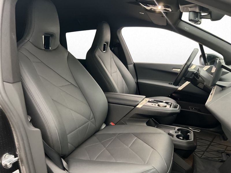 BMW iX bild 14