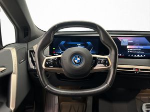 BMW iX bild 25
