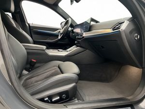 BMW i4 bild 16