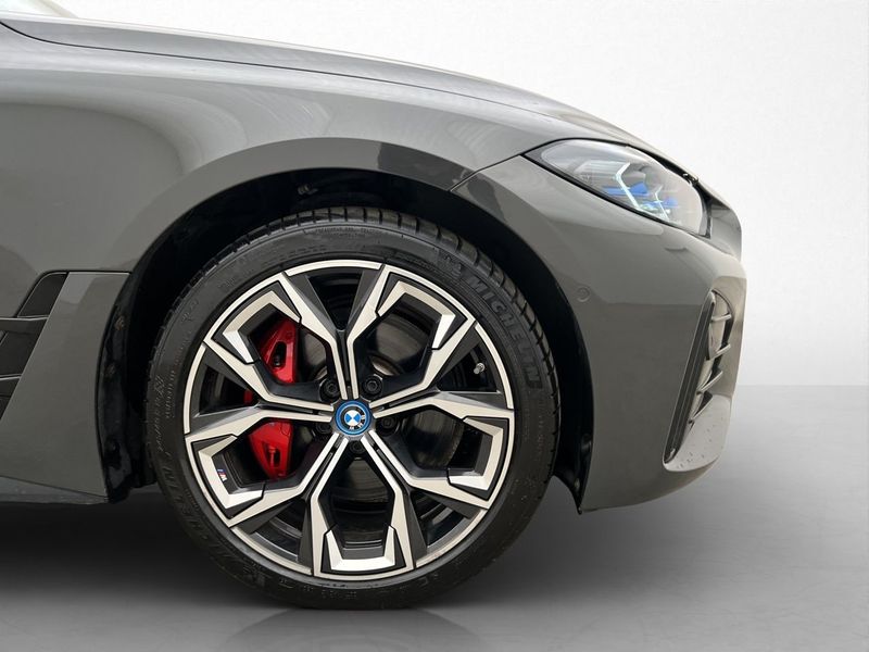 BMW i4 bild 11