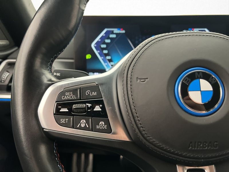 BMW i4 bild 28