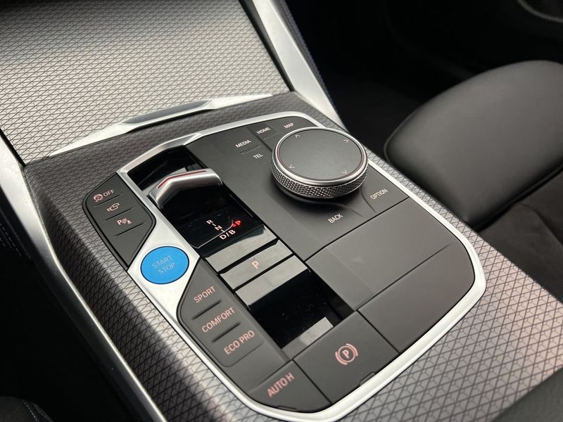 BMW i4 bild 32