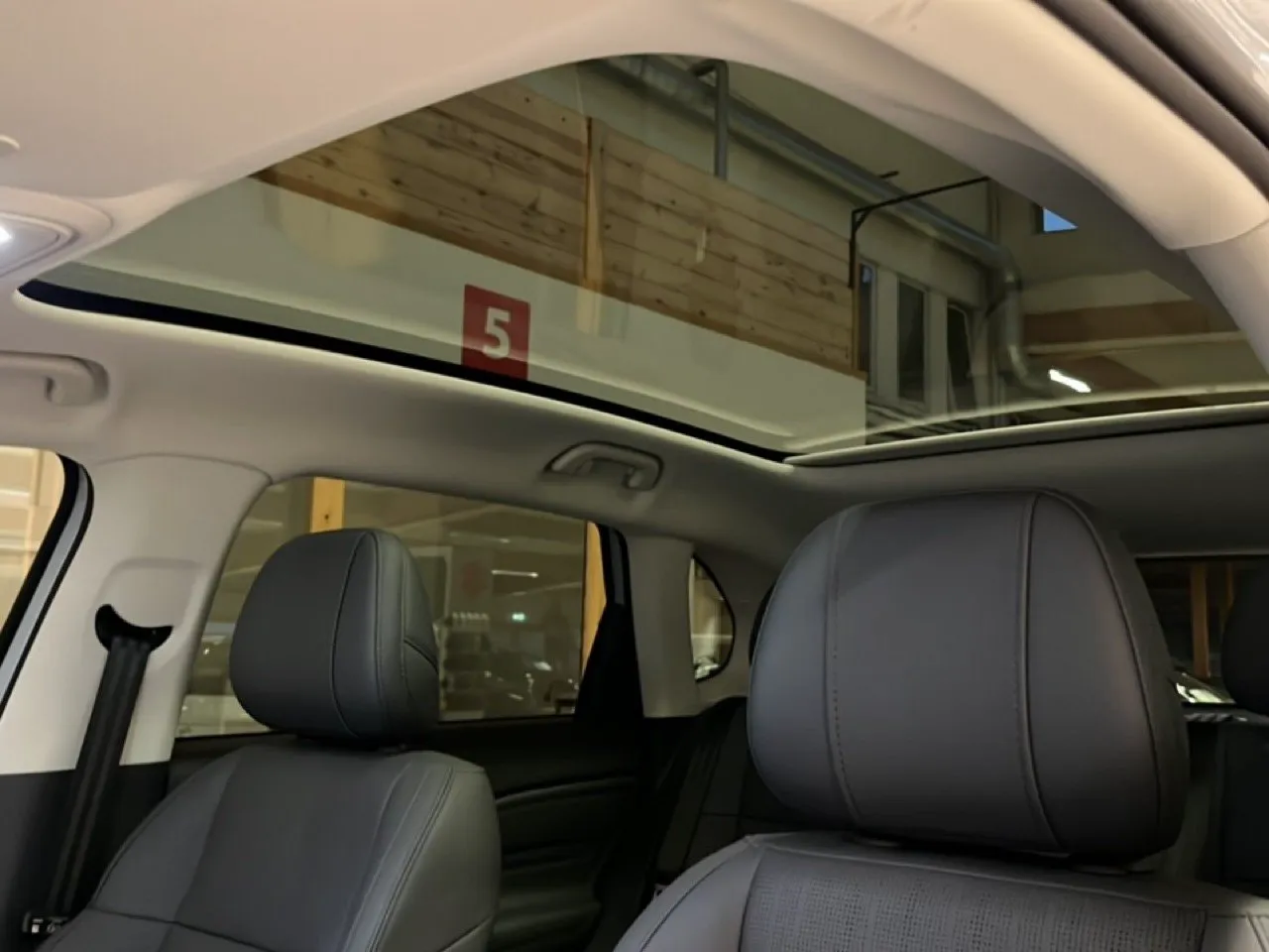 Vehicle image 8