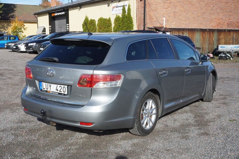 Toyota Avensis bild 3