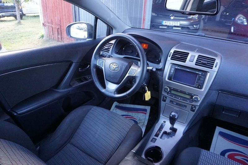Toyota Avensis bild 5