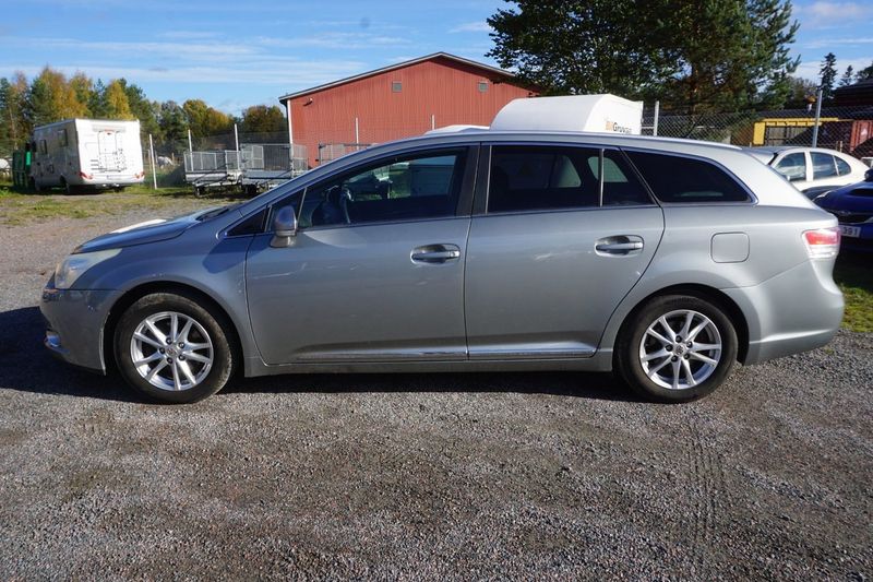 Toyota Avensis bild 4
