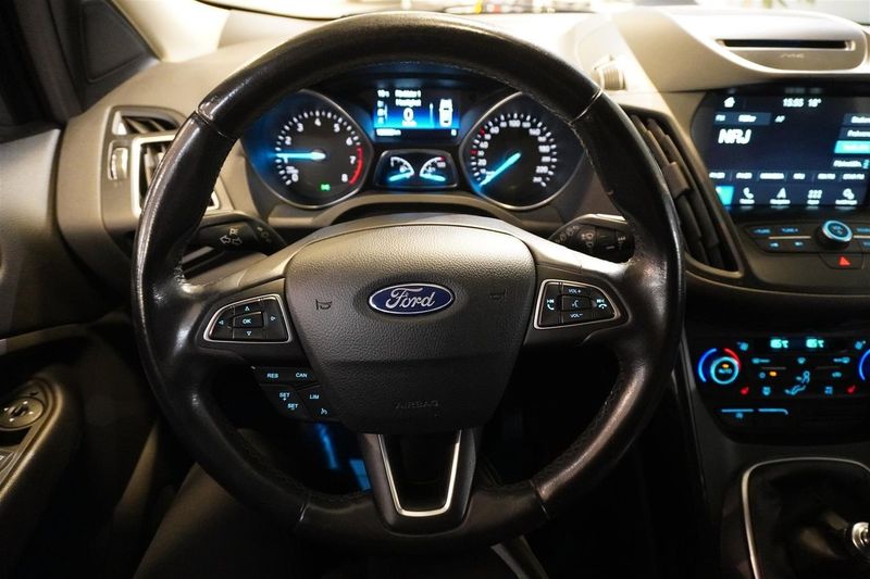 Ford Kuga bild 16