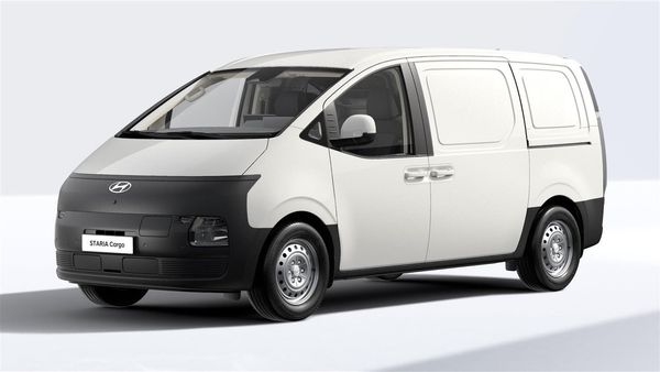 Hyundai Staria Cargo (3-sits) - 2027